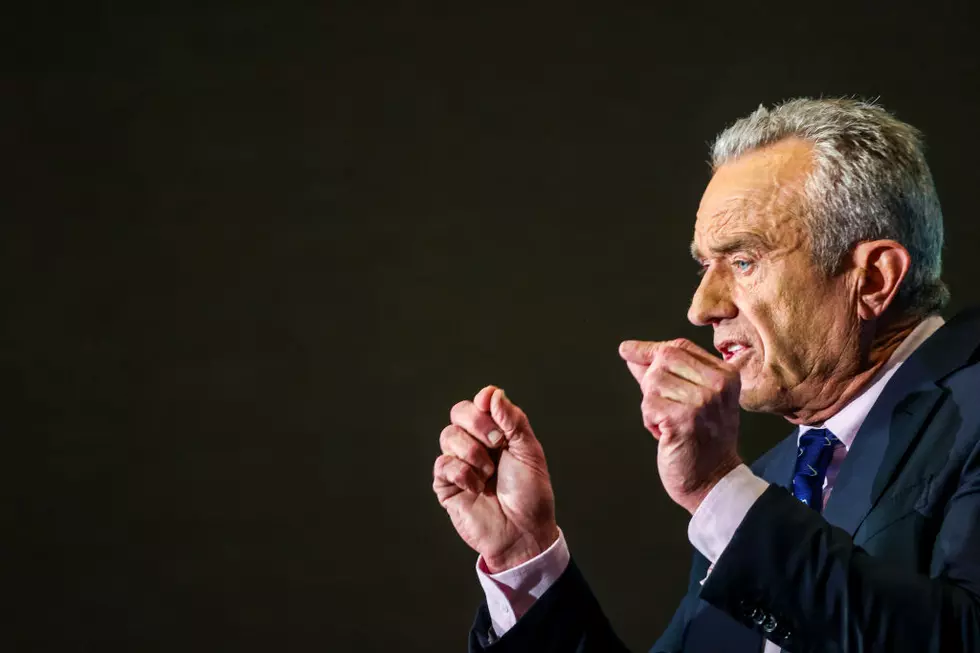 Robert F. Kennedy Jr. Draws Small Crowd to Tuscaloosa Presidential Campaign Stop
