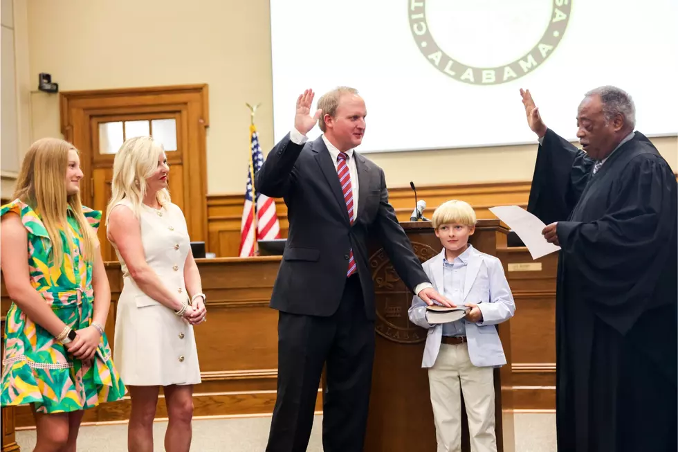 Tuscaloosa’s New District 3 City Councilman Richard Henry Sworn In